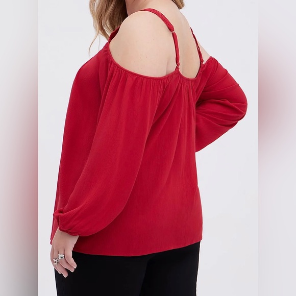 🆕🦄Torrid NWT🔖Beautiful Red Cold Shoulder Swing Top - 5x - Picture 3 of 6